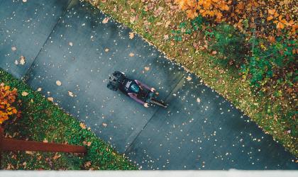 fietser in een herfstlandschap